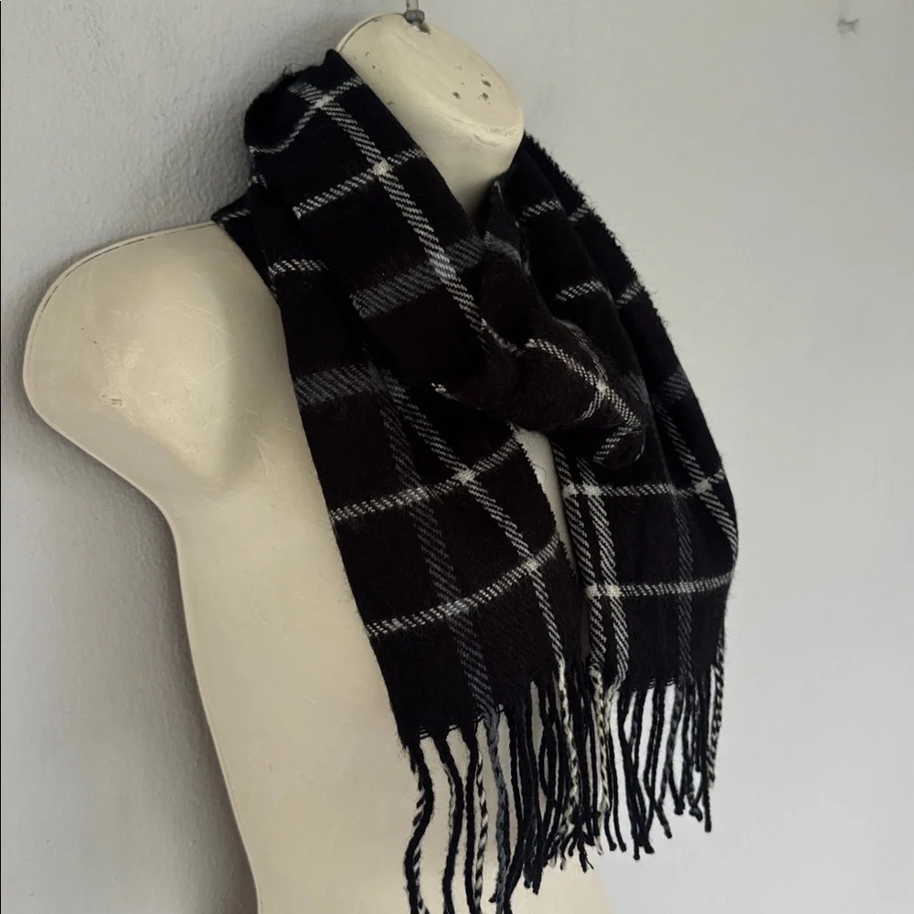Black and white plaid print fringe trim winter scarf one size